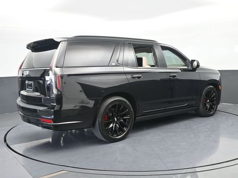 Used 2021 Cadillac Escalade Sport Platinum w/ LPO, ONYX Package image 6