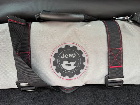 Used 2023 Jeep Wrangler Unlimited Rubicon 4xe AWD/4WD image 37