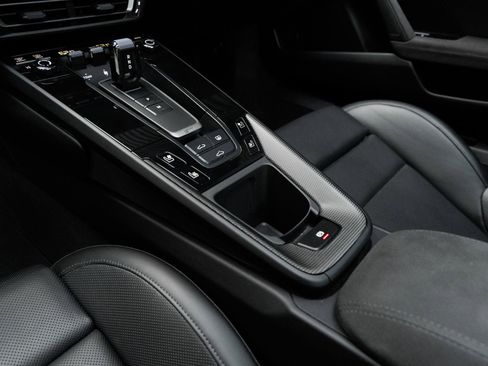 Certified 2023 Porsche 911 Carrera GTS RWD image 24