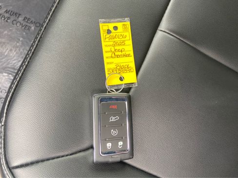 Used 2025 Jeep Grand Cherokee L Limited w/ Black Appearance Package image 46