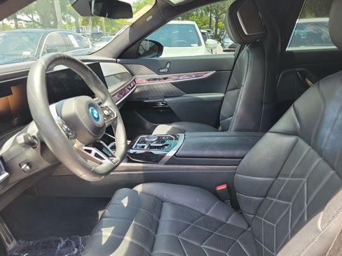 Certified 2023 BMW i7 xDrive60 AWD/4WD image 11
