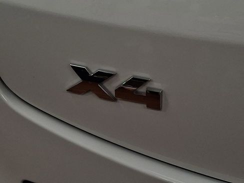 Used 2025 BMW X4 M40i image 28