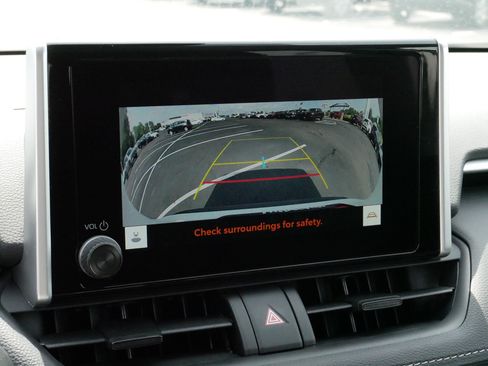 Certified 2025 Toyota RAV4 LE AWD/4WD image 29