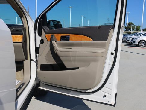 Used 2015 Lincoln MKX FWD w/ Equipment Group 102A image 14