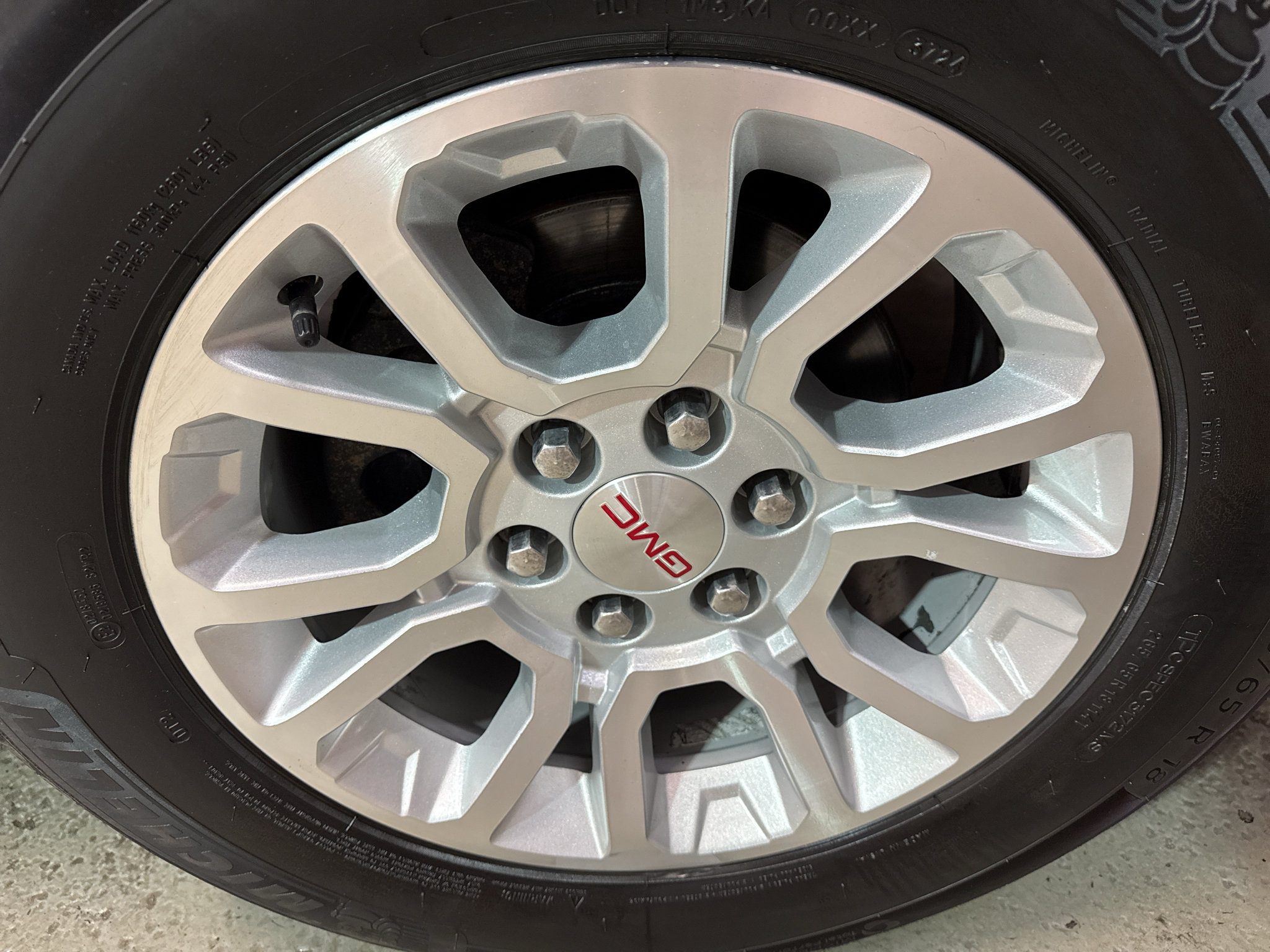 Used 2019 GMC Yukon XL SLT w/ Open Road Package AWD/4WD image 40