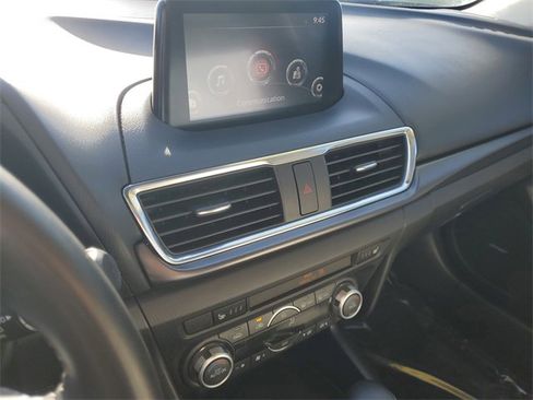 Used 2018 MAZDA MAZDA3 Grand Touring image 27
