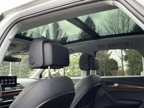 Used 2023 Audi Q5 2.0T Premium w/ Convenience Package image 18