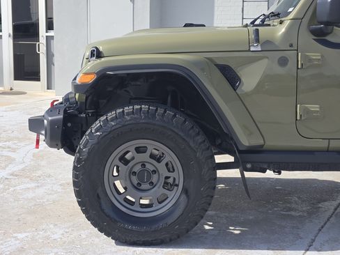 Used 2025 Jeep Wrangler Unlimited Rubicon image 9