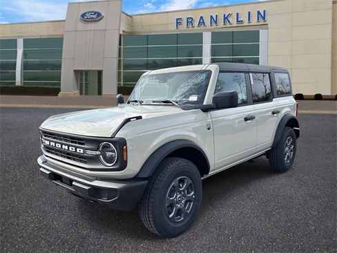 New 2025 Ford Bronco Big Bend image 3