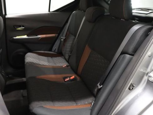 Used 2022 Nissan Kicks SR FWD image 11