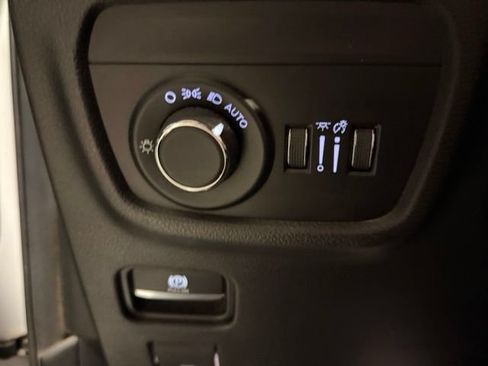 Used 2023 Jeep Grand Cherokee Altitude AWD/4WD image 24