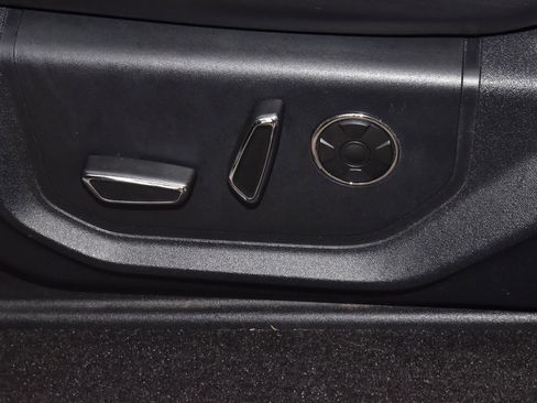 Used 2020 Ford F150 Platinum w/ Equipment Group 701A Luxury image 36