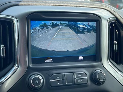 Used 2022 Chevrolet Silverado 1500 LT AWD/4WD image 22