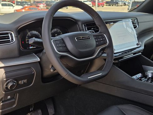 New 2026 Jeep Grand Wagoneer 4WD image 18