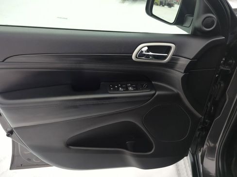 Used 2020 Jeep Grand Cherokee Laredo w/ Quick Order Package 2BN North image 37