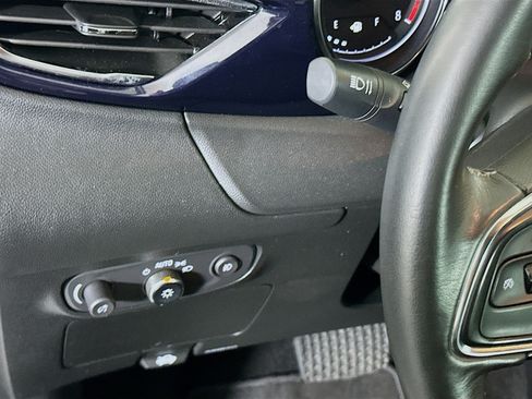 Used 2023 Buick Encore GX Preferred w/ Cold Weather Comfort Package FWD image 16
