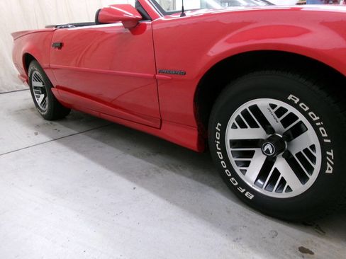 Used 1991 Pontiac Firebird Convertible image 13