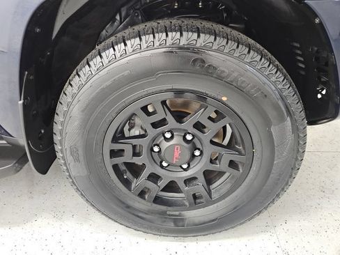 Certified 2024 Toyota 4Runner TRD Off-Road Premium w/ Off Road Premium Plus Package AWD/4WD image 9