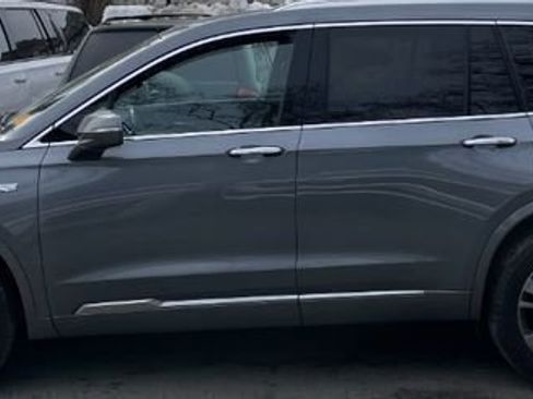 Used 2020 Cadillac XT6 Premium Luxury image 2