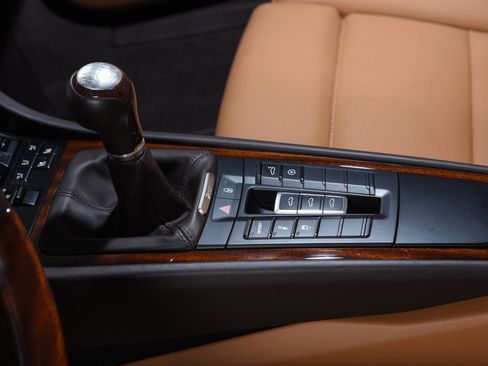 Used 2017 Porsche 911 Carrera 4S image 6