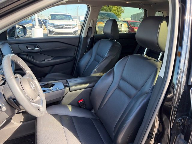 Used 2024 Nissan Rogue SV w/ SV Premium Package FWD image 27