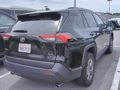 Used 2024 Toyota RAV4 XLE FWD image 12
