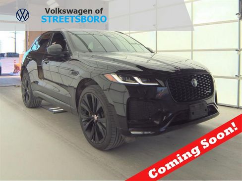 Used 2022 Jaguar F-PACE R-Dynamic S image 1
