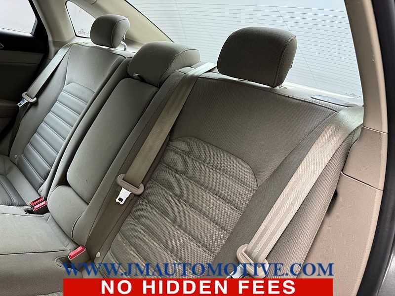 Used 2018 Ford Fusion SE FWD image 15