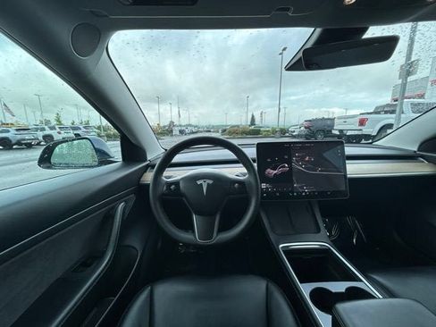 Used 2021 Tesla Model 3 Standard Range Plus RWD image 17