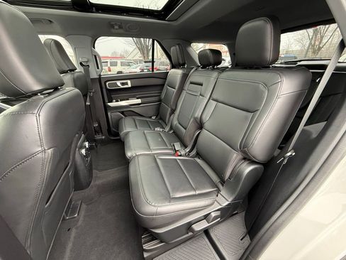 Used 2022 Ford Explorer XLT w/ Equipment Group 202A image 26