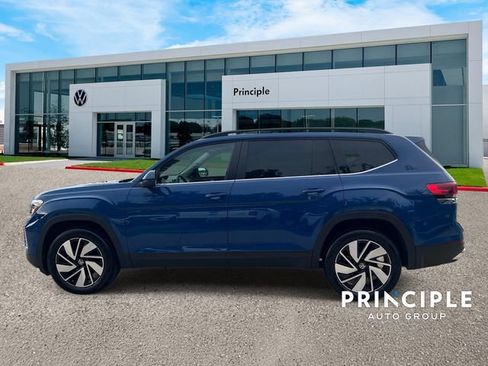 Used 2026 Volkswagen Atlas SE w/ Panoramic Sunroof Package FWD image 6