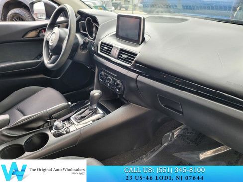 Used 2016 MAZDA MAZDA3 i Sport FWD image 11