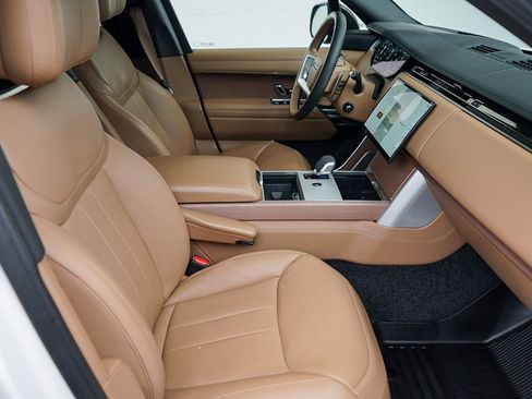 Used 2024 Land Rover Range Rover Long Wheelbase Autobiography image 22