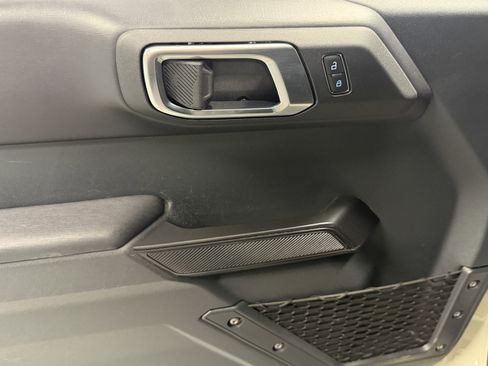 Used 2025 Ford Bronco Outer Banks AWD/4WD image 19