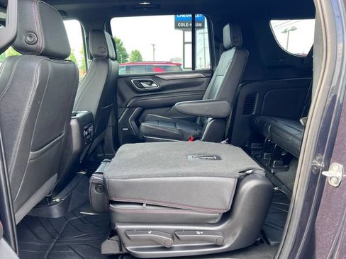 Used 2022 Chevrolet Suburban RST w/ Luxury Package AWD/4WD image 5
