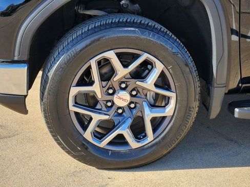 Used 2024 GMC Sierra 1500 SLT image 18