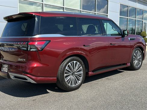 Used 2025 INFINITI QX80 Sensory image 8