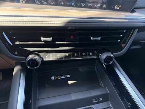 New 2026 Chevrolet Tahoe High Country w/ Sun And Tow Package AWD/4WD image 20