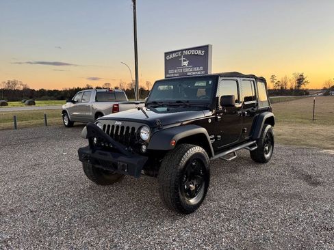 Used 2017 Jeep Wrangler Unlimited Sport AWD/4WD image 3