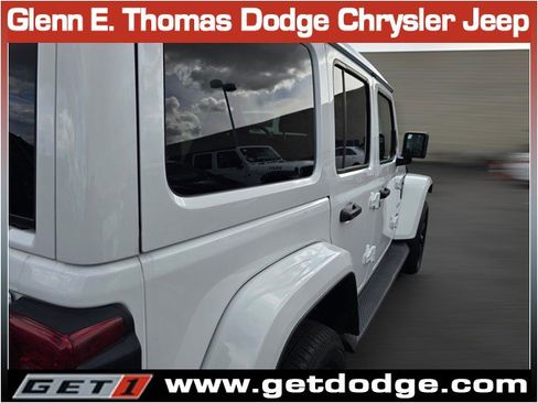 Used 2023 Jeep Wrangler Sahara w/ Safety Group image 11