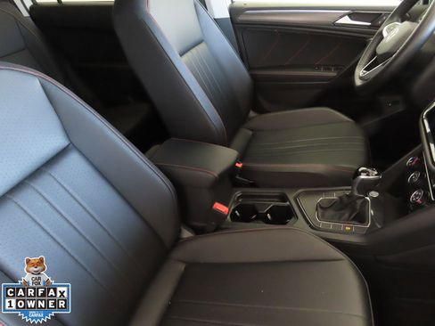 Used 2024 Volkswagen Tiguan Wolfsburg Edition image 28