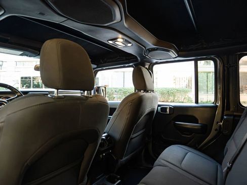 Used 2020 Jeep Wrangler Unlimited Sport S AWD/4WD image 19