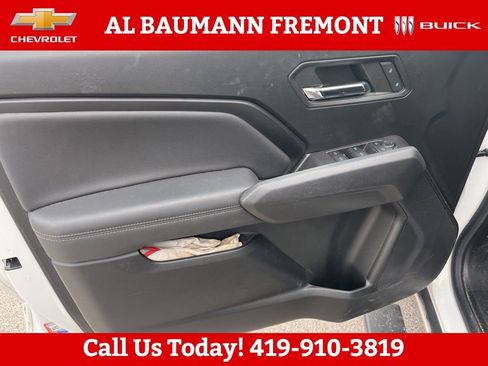 Used 2023 Chevrolet Colorado LT w/ LT Convenience Package II AWD/4WD image 9