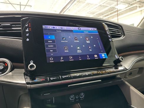 Used 2022 Jeep Grand Wagoneer Series III w/ Flexible Seating Group image 61