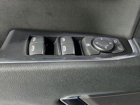 Used 2025 GMC Sierra 1500 Elevation image 18