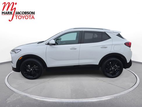 Used 2024 Buick Encore GX Sport Touring image 14