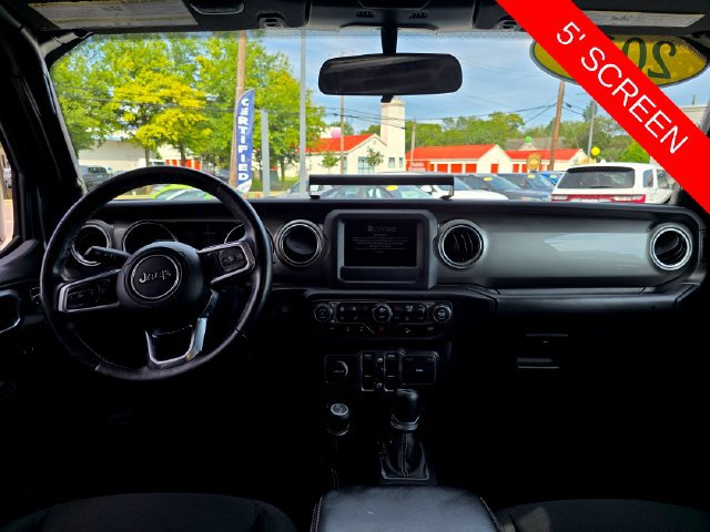Used 2019 Jeep Wrangler Unlimited Sahara w/ Cold Weather Group AWD/4WD image 3