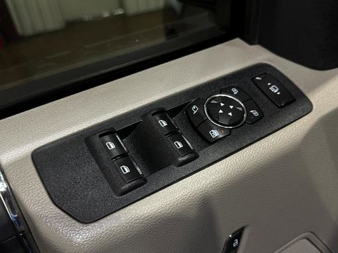 Used 2019 Ford F250 XLT w/ XLT Premium Package image 29