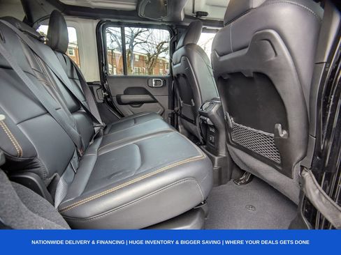 Used 2024 Jeep Wrangler Unlimited Sahara w/ Technology Group image 16