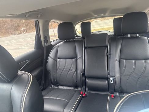 Used 2019 INFINITI QX60 Luxe w/ Essential Package image 14